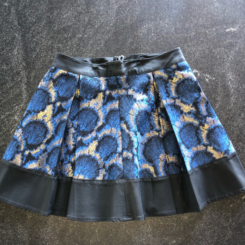 XS blue, black & gold pleated A line mini skirt